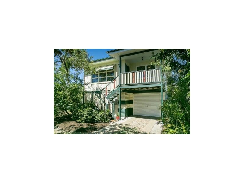 19 Ocean Street, Torquay QLD 4655