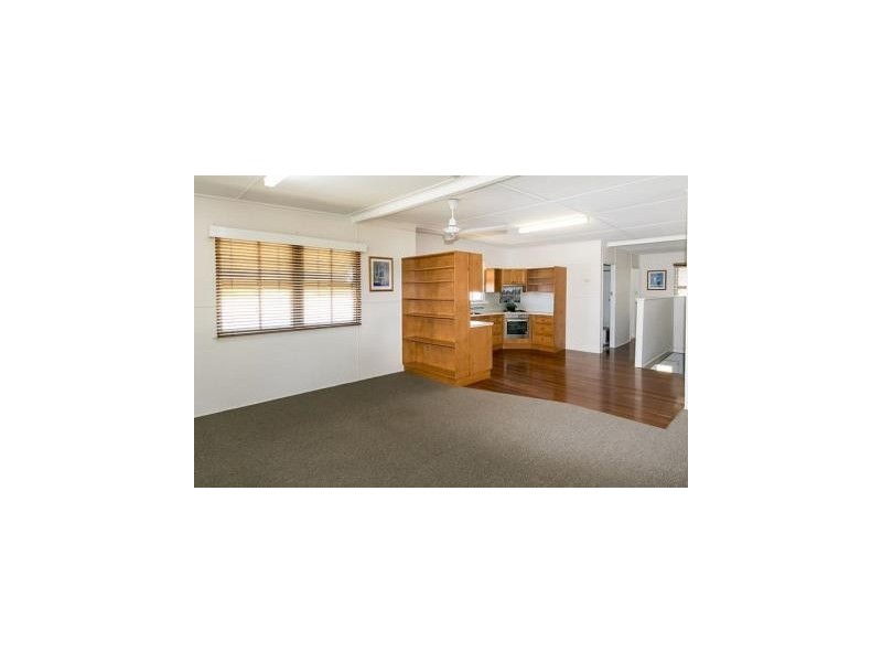 19 Ocean Street, Torquay QLD 4655