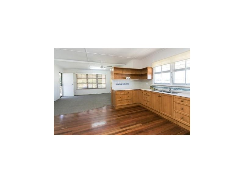 19 Ocean Street, Torquay QLD 4655