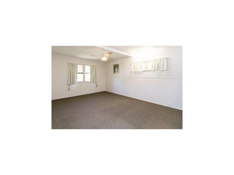 19 Ocean Street, Torquay QLD 4655