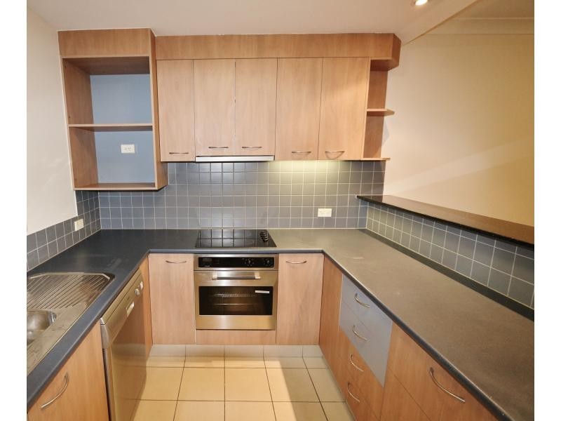 4/70 Norman Crescent, Norman Park QLD 4170