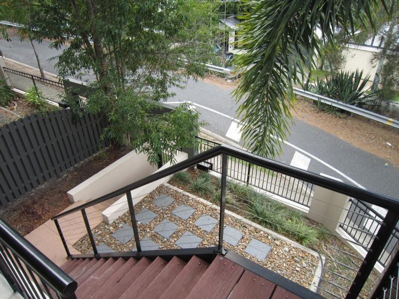4/70 Norman Crescent, Norman Park QLD 4170