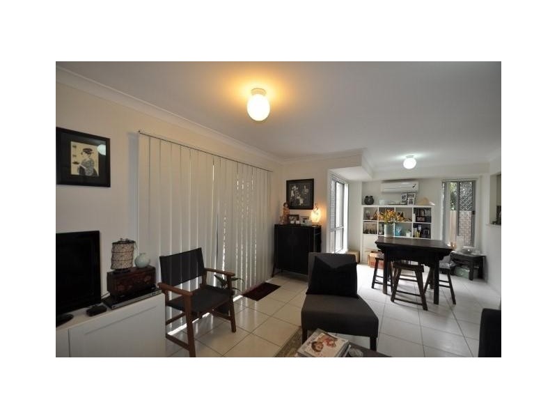 130 Jutland Street, Oxley QLD 4075