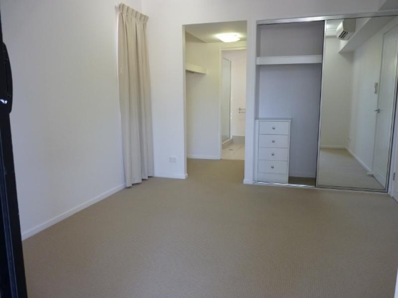 1/6-24 Henry Street, West End QLD 4810