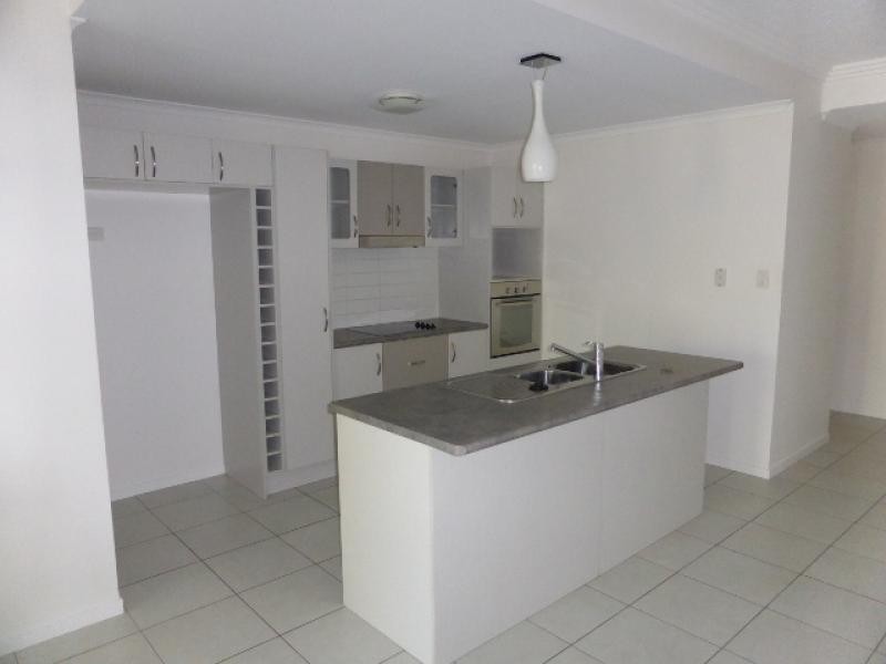 1/6-24 Henry Street, West End QLD 4810