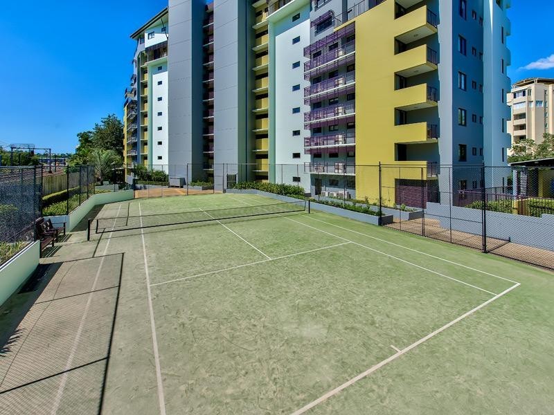 8 Land Street, Toowong QLD 4066