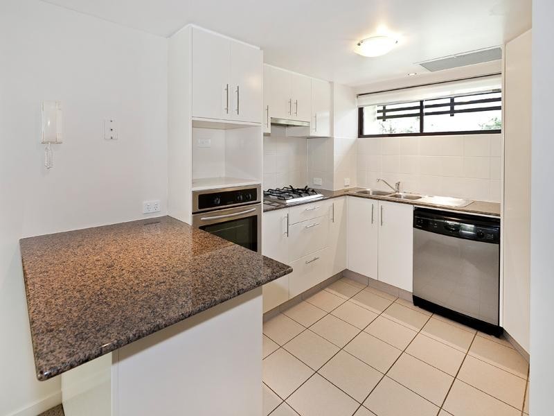 8 Land Street, Toowong QLD 4066