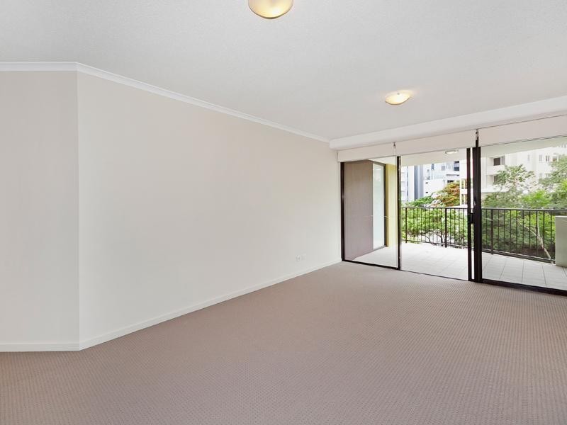 8 Land Street, Toowong QLD 4066