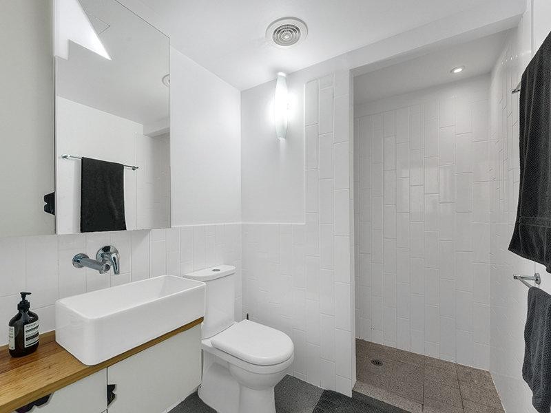 Unit 645b / 8 Skyring Terrace, Teneriffe QLD 4005