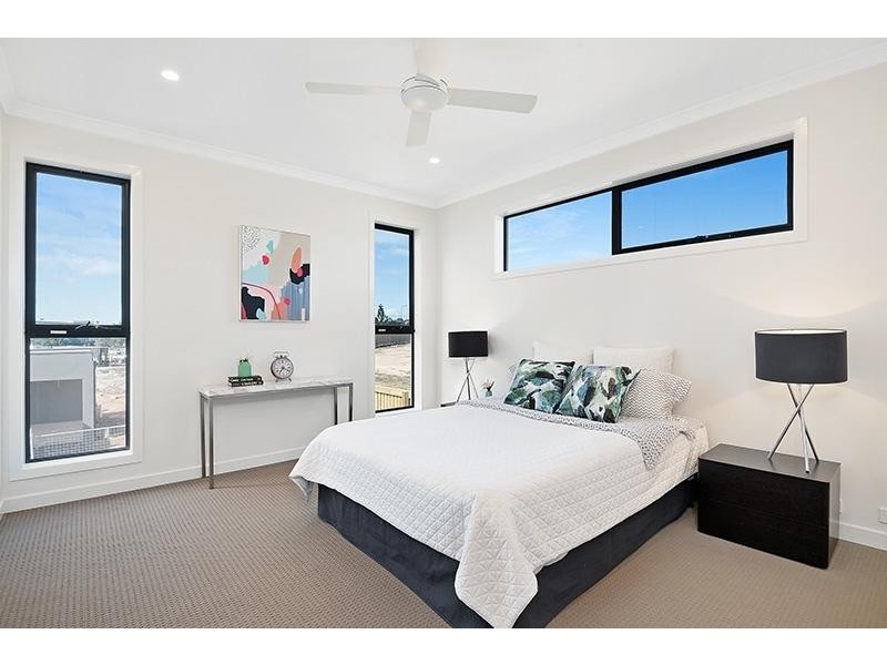 1 / 25 The Corso, North Lakes QLD 4509