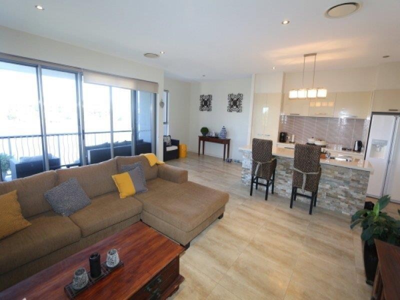 6/5056 Emerald Drive, Carrara QLD 4211