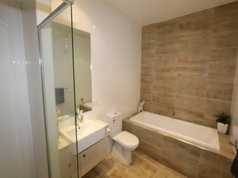 6/5056 Emerald Drive, Carrara QLD 4211