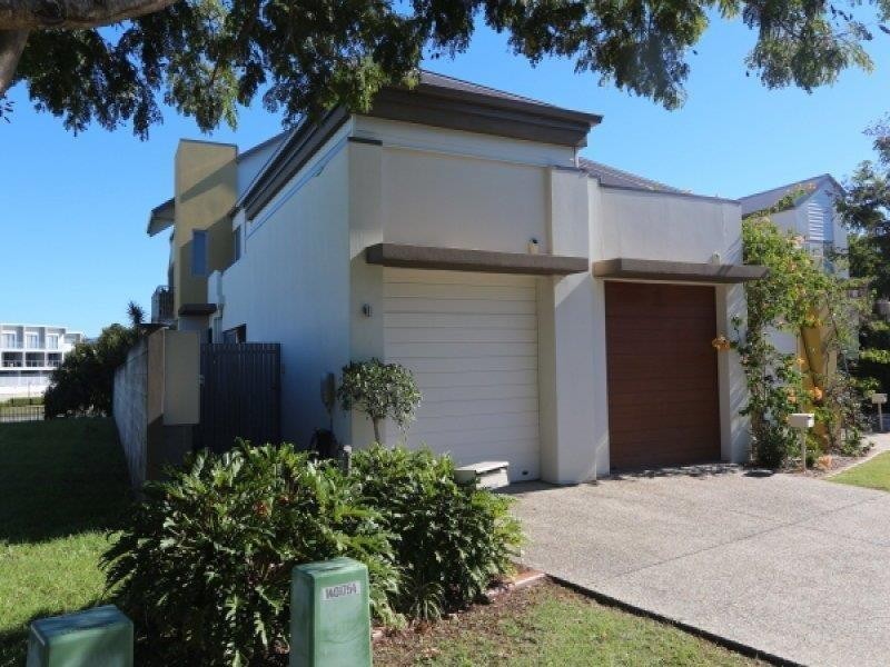 6/5056 Emerald Drive, Carrara QLD 4211
