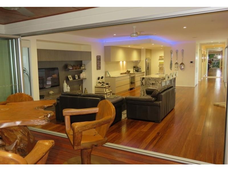 16 Coral Tree Ave, Noosa Heads QLD 4567