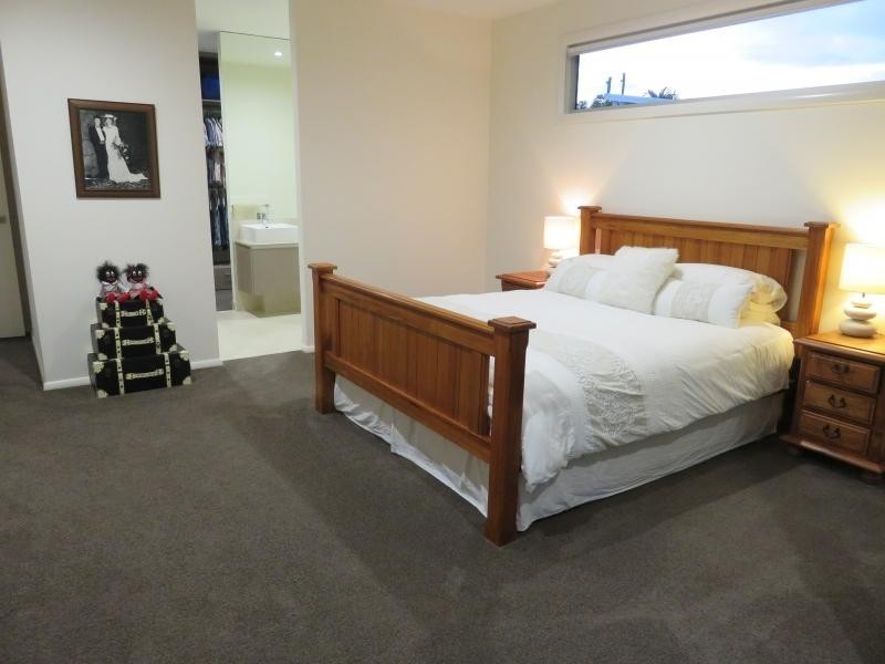 16 Coral Tree Ave, Noosa Heads QLD 4567