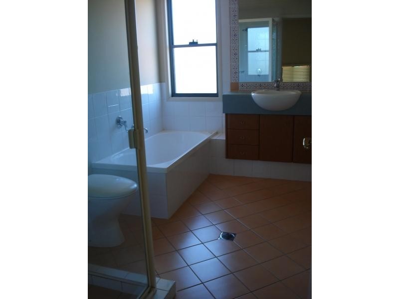 1 / 20 Fairway Drive, Clear Island Waters QLD 4226