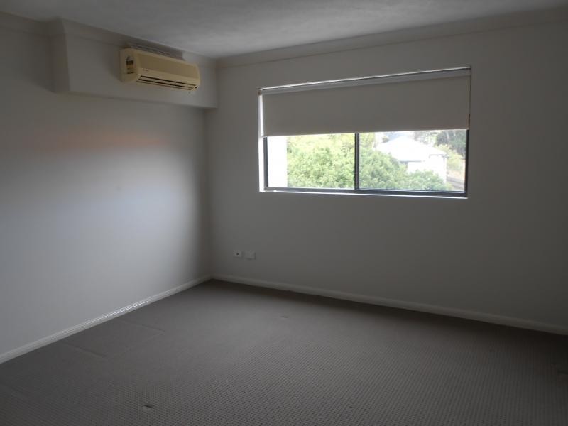 8/66 McLean St, Coolangatta QLD 4225