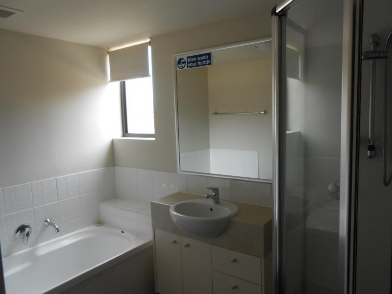 8/66 McLean St, Coolangatta QLD 4225