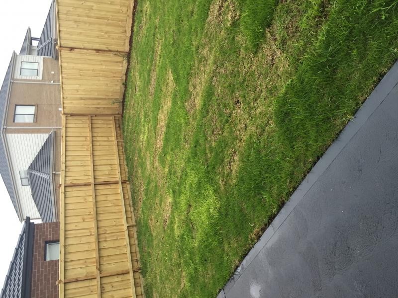 8 Pembridge Ave, Williams Landing VIC 3027