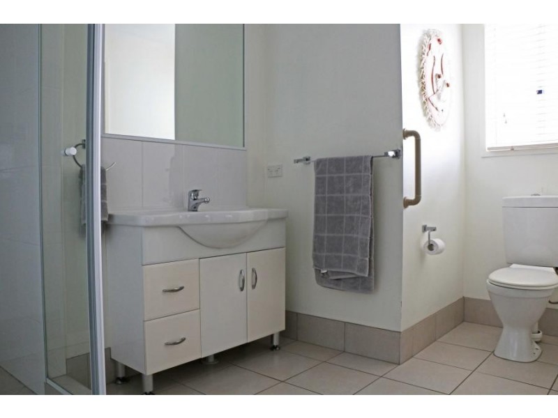 2J/45 Sealy Street, Silkstone QLD 4304