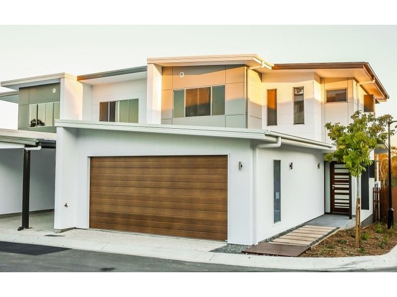 8 Russell Street, Everton Park QLD 4053