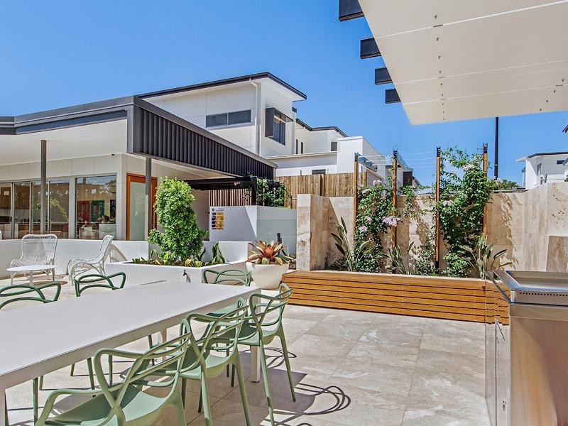 8 Russell Street, Everton Park QLD 4053