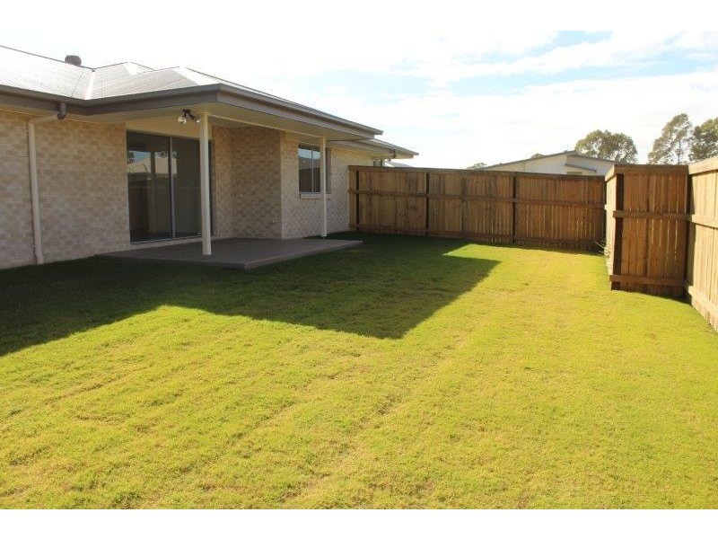 11 O’Connell Pde, Pialba QLD 4655