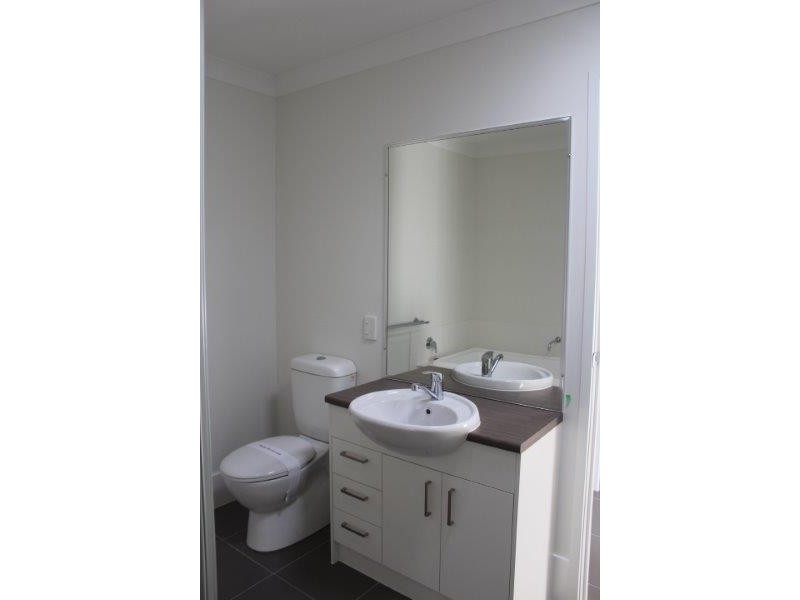 11 O’Connell Pde, Pialba QLD 4655