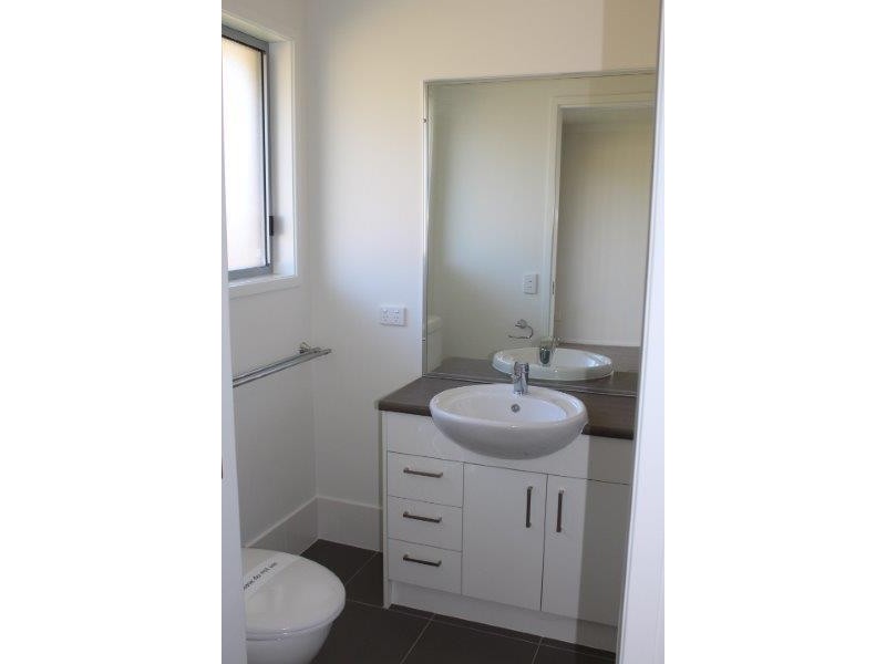 11 O’Connell Pde, Pialba QLD 4655