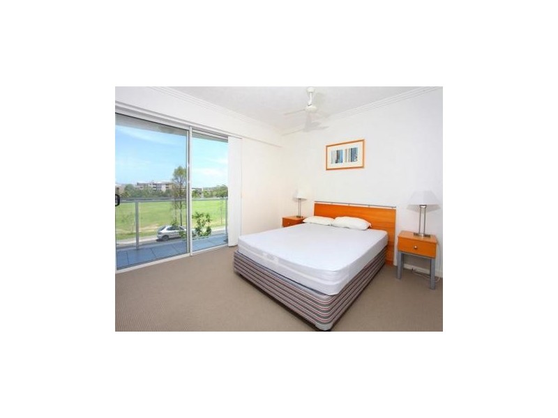 98 University Drive, Varsity Lakes QLD 4227