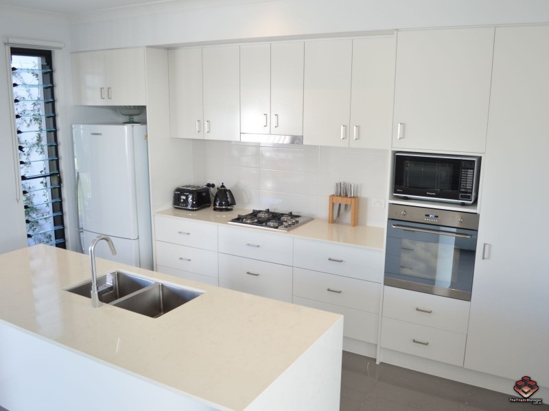 V24/323 Bayview, Runaway Bay QLD 4216