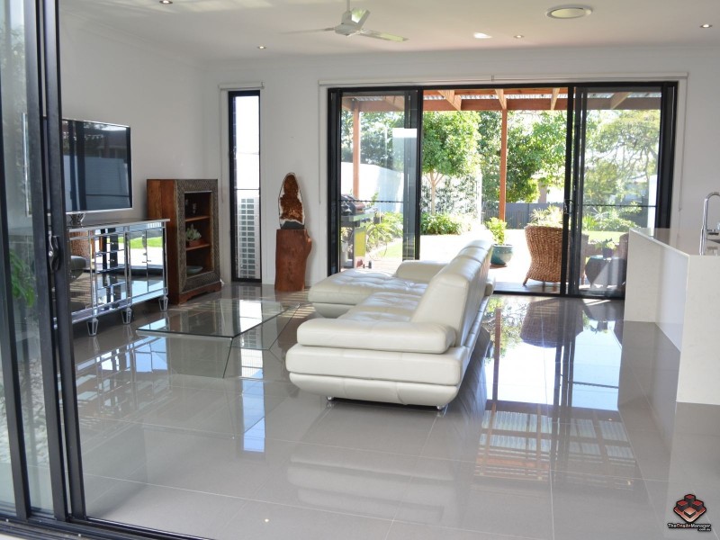 V24/323 Bayview, Runaway Bay QLD 4216