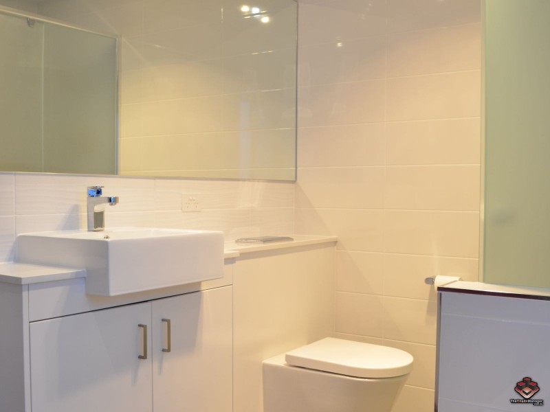 V24/323 Bayview, Runaway Bay QLD 4216