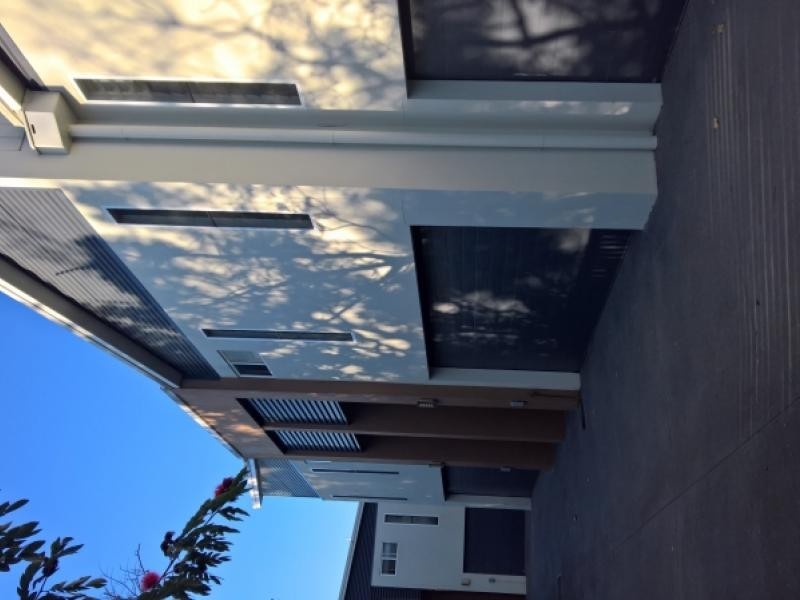 129 Pohlman Street, Southport QLD 4215