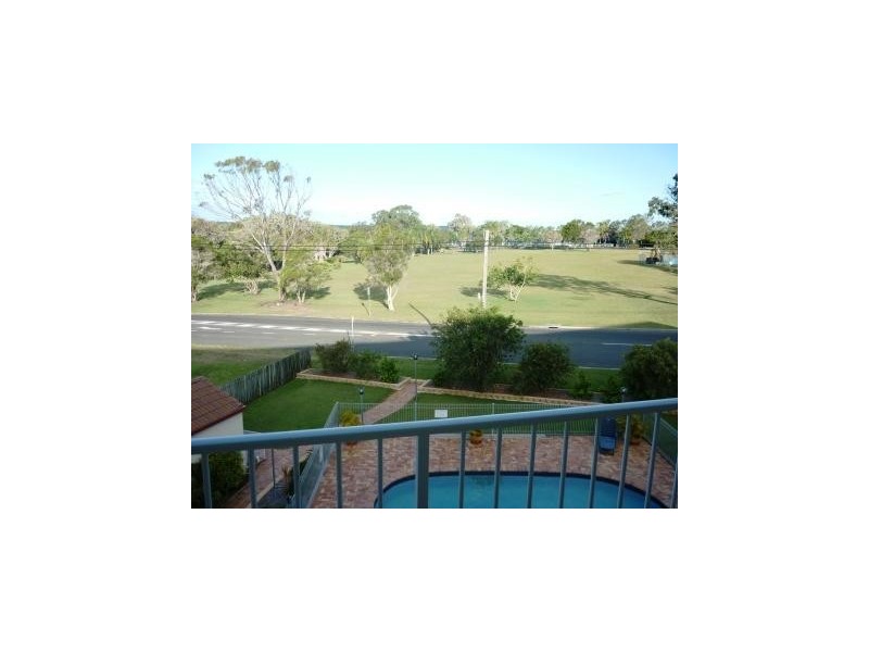 11/13 Pulgul Street, Urangan QLD 4655