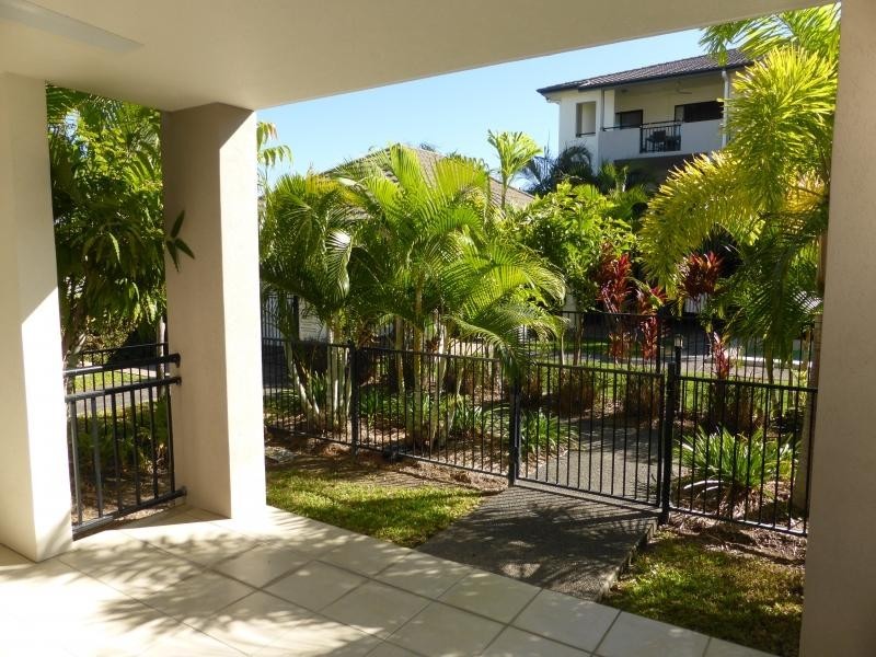 1 /6-24 Henry Street, West End QLD 4810