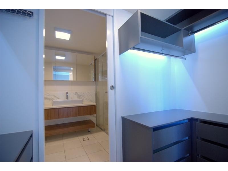 45 Deakin Street, Kangaroo Point QLD 4169