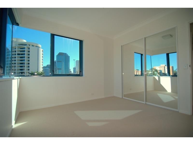 45 Deakin Street, Kangaroo Point QLD 4169
