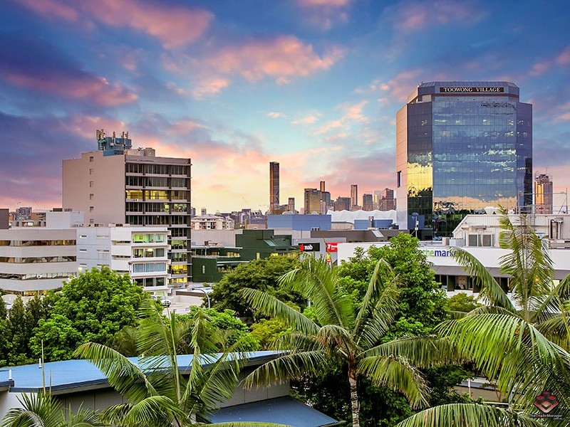 18/26 Holland Street, Toowong QLD 4066