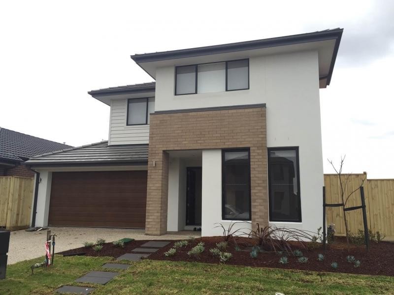 8 Pembridge Ave, Williams Landing VIC 3027