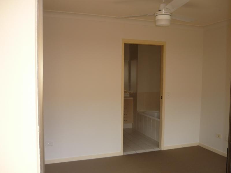 10/53 Stapylton Street, Coolangatta QLD 4225