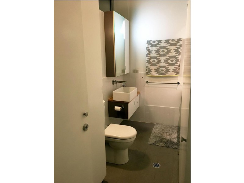 Unit 223b / 8 Skyring Terrace, Teneriffe QLD 4005