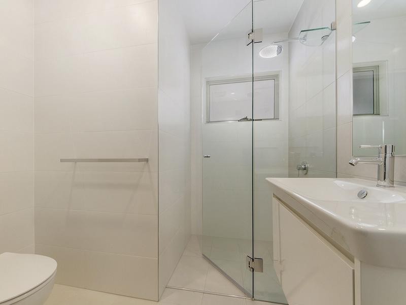 8 Russell Street, Everton Park QLD 4053