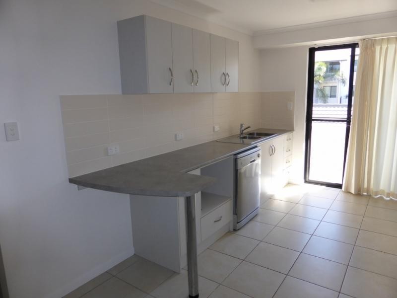 / 6-24 Henry Street, West End QLD 4810