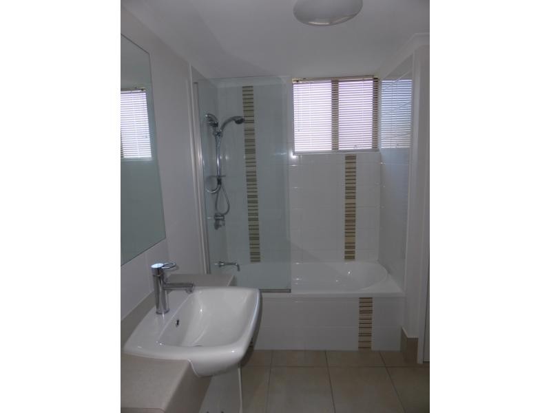 / 6-24 Henry Street, West End QLD 4810