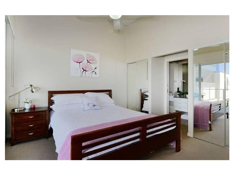 10 / 18 Riverbend Place, Bulimba QLD 4171