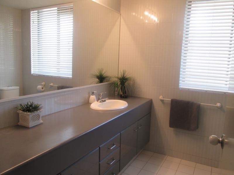 GS/7 Oatland Esplanade, Runaway Bay QLD 4216