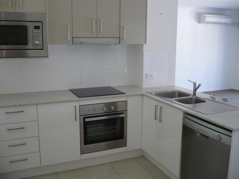UNIT  29 / 28 CASTELLO CIRCUIT, Varsity Lakes QLD 4227