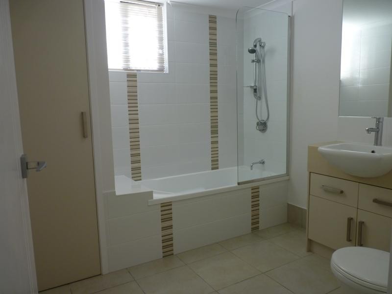 1 / 6-24 Henry Street, West End QLD 4810