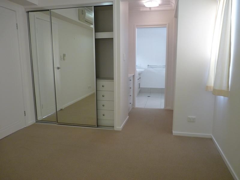 1 / 6-24 Henry Street, West End QLD 4810